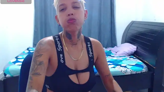 Dirty Zoe online show from August 6, 3:35 am