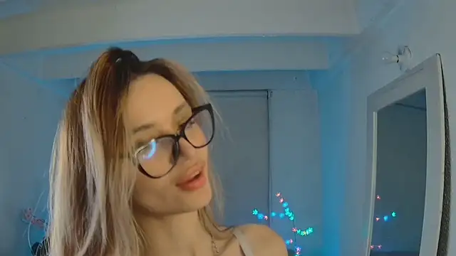 Lucy Princes online show from June 11, 12:32 am