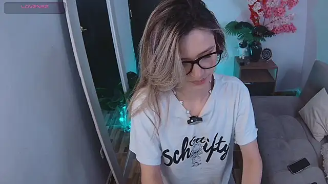 Snapshot of Lucy_Princes chatting on September 30, 6:30 am Lucy Princes online show from September 30, 6:30 am