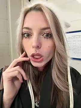 LoraaDoll online show from December 19, 3:26 pm