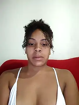 Julia Pretinha online show from May 1, 1:20 am
