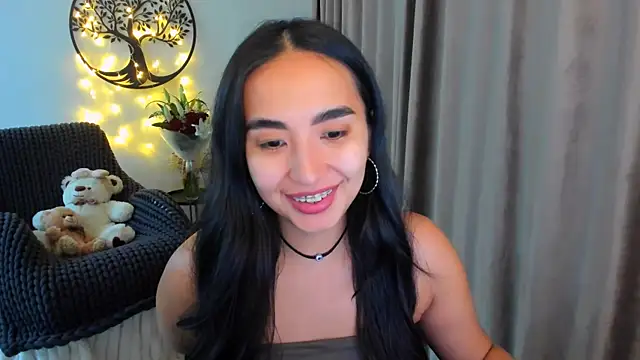 worldofkim online show from February 18, 5:23 pm