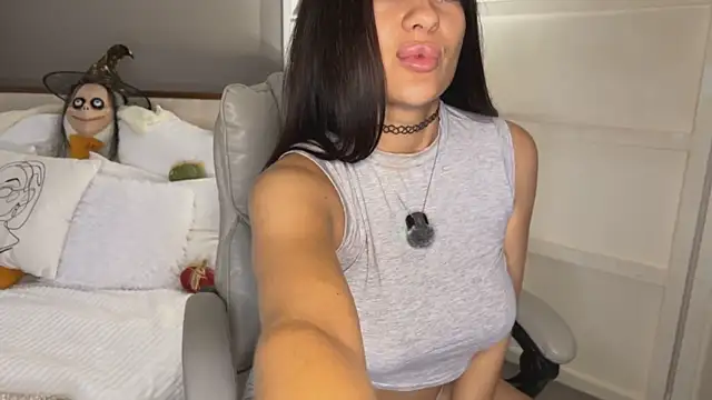 UrLillShy online show from October 27, 1:12 am