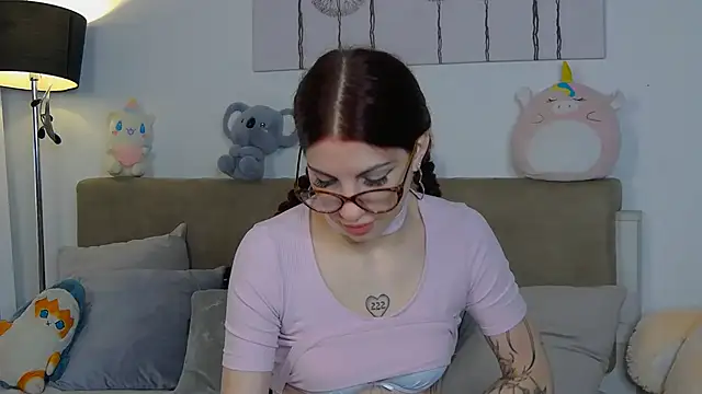 Snapshot of CassKiera chatting on September 15, 5:27 am CassKiera online show from September 15, 5:27 am
