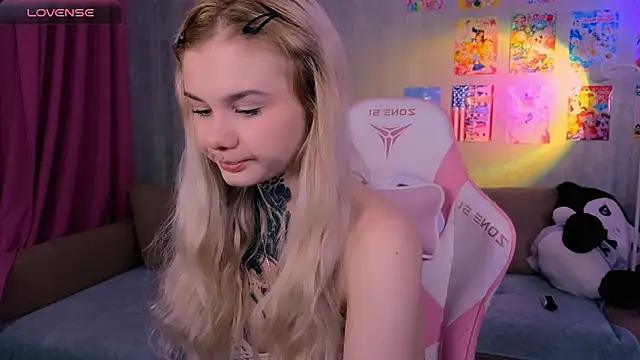 Britney Lynch online show from March 4, 7:09 pm