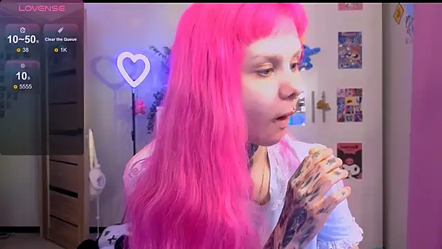 Britney Lynch online show from October 13, 3:04 pm