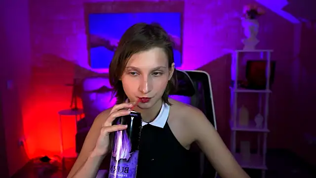 EllaHorton online show from July 6, 3:03 pm