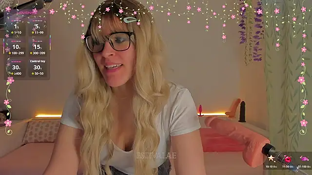 estivalae online show from March 8, 12:31 pm