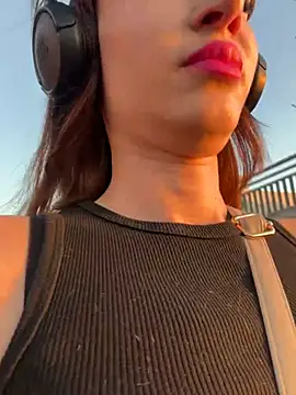 Irresistible24 online show from July 28, 8:52 pm