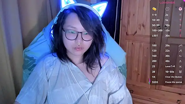 maydaykimmy online show from June 15, 10:43 pm