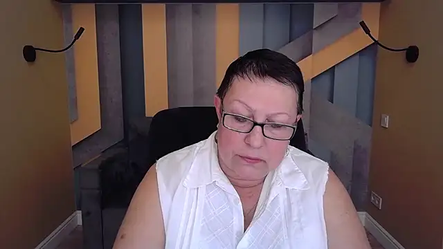 BarbaraTurners online show from November 10, 7:31 pm