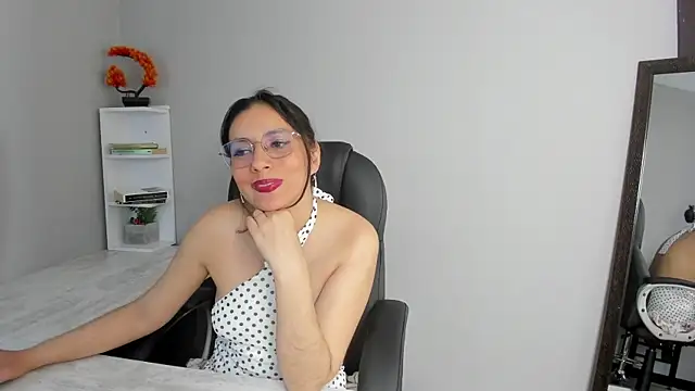 bulma bambina  online show from July 29, 9:15 pm