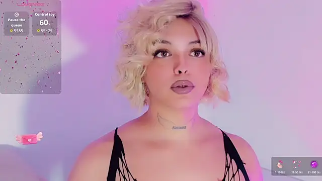 Emmaa Saenz  online show from July 31, 11:28 pm