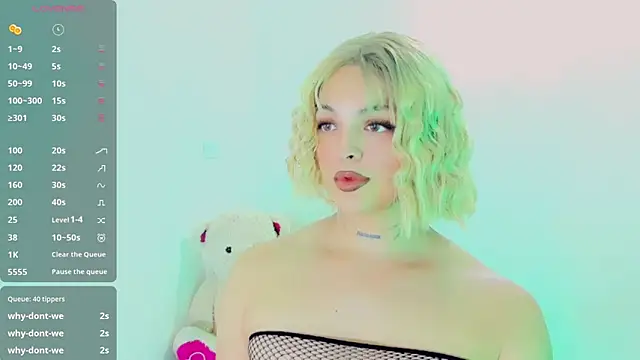 Emmaa Saenz  online show from March 9, 11:19 pm