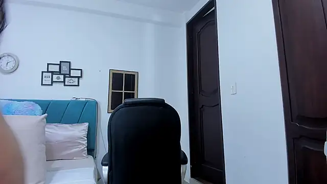 kamila lopez online show from November 8, 11:21 pm