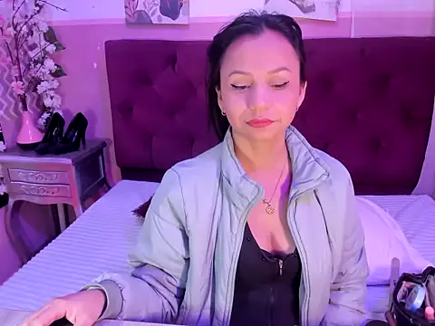 candysmitxxx online show from February 9, 3:42 am