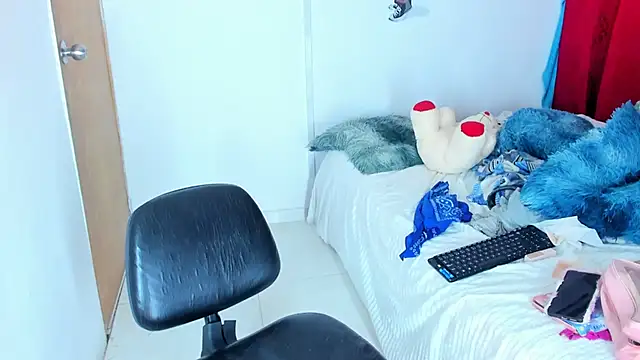 Emily Coper18 online show from September 28, 2:11 pm