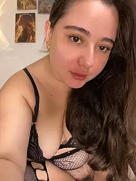 LunaGil1 online show from June 18, 1:05 pm