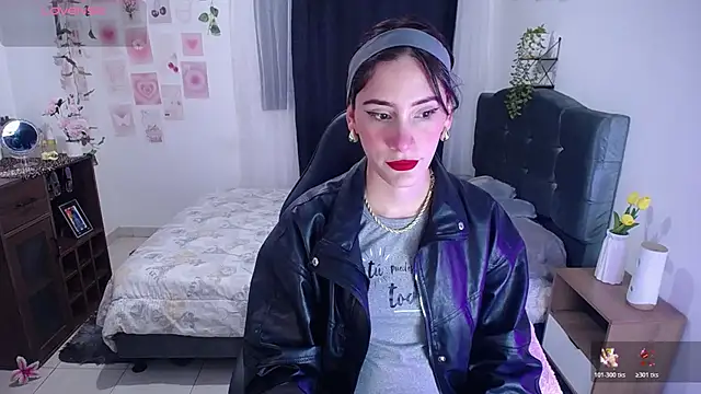 IsaBaileys  online show from July 15, 5:01 am