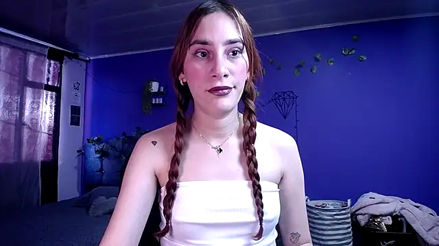 Snapshot of IsaBaileys_ chatting on September 26, 10:18 pm IsaBaileys online show from September 26, 10:18 pm