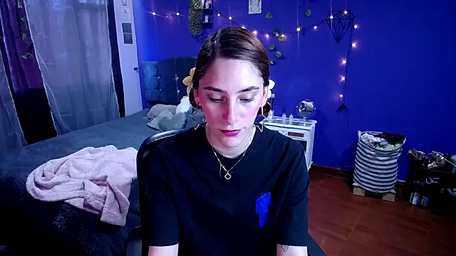 Snapshot of IsaBaileys_ chatting on September 15, 9:44 pm IsaBaileys online show from September 15, 9:44 pm