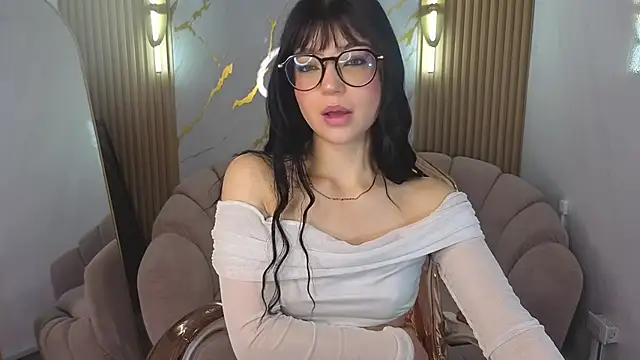 Snapshot of _mia_collins_b_ chatting on October 17, 12:52 pm  mia collins b  online show from October 17, 12:52 pm