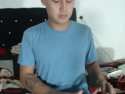 EmillyKoper online show from April 8, 7:05 pm