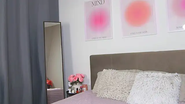 VioletiSwone online show from January 8, 6:06 am