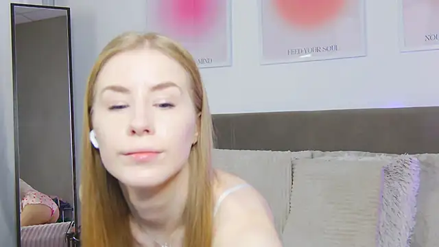 VioletiSwone online show from September 15, 4:32 am