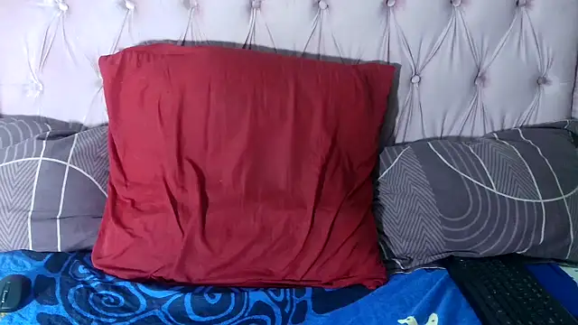 SweetMellowX1 online show from June 24, 3:27 am
