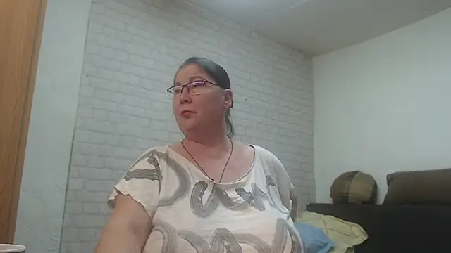 EmmaSquirt online show from February 14, 10:12 pm