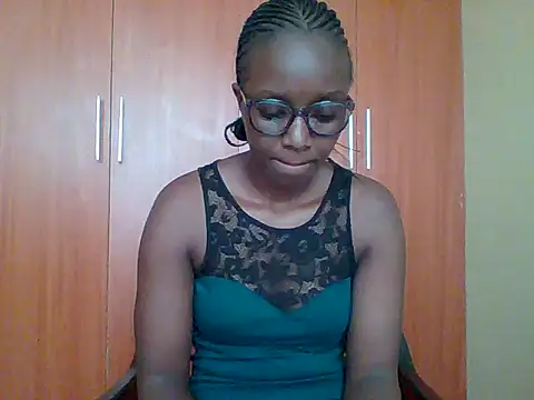 sexy darleen23 online show from February 7, 7:45 am