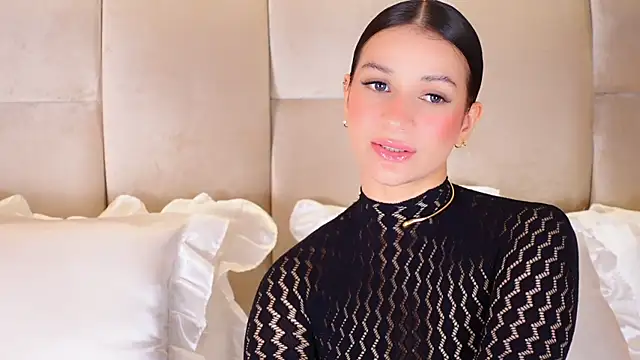 KiraKayleigh1 online show from June 18, 2:57 am