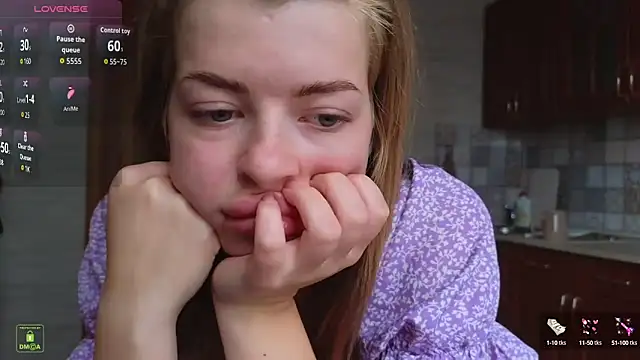 Snapshot of RinaBlondie chatting on September 20, 12:36 pm RinaBlondie online show from September 20, 12:36 pm