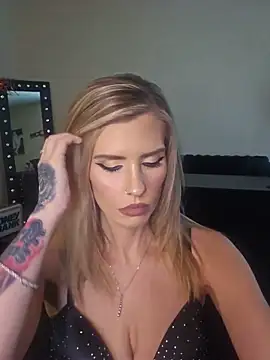 ellieconradxo online show from June 3, 3:28 pm