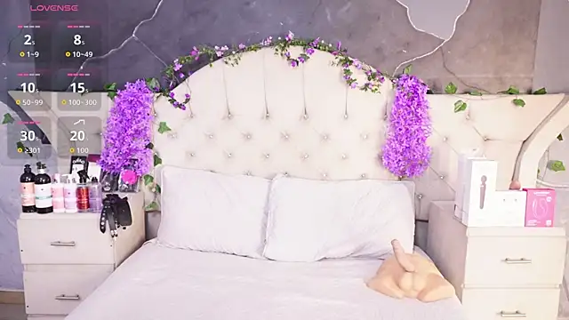 AmberGreyy  online show from July 18, 10:23 pm