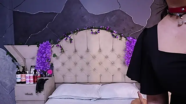 AmberGreyy  online show from July 14, 7:40 pm