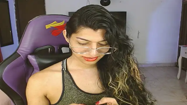 engielphoenis14 online show from January 11, 1:43 am