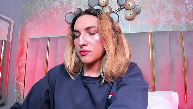 TomLondon  online show from February 3, 5:39 pm