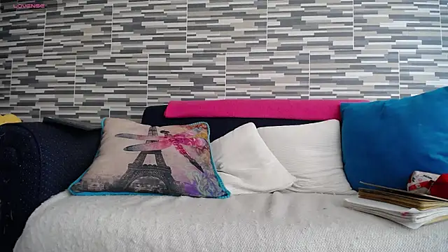 VioletaGomezCo online show from June 19, 4:43 pm
