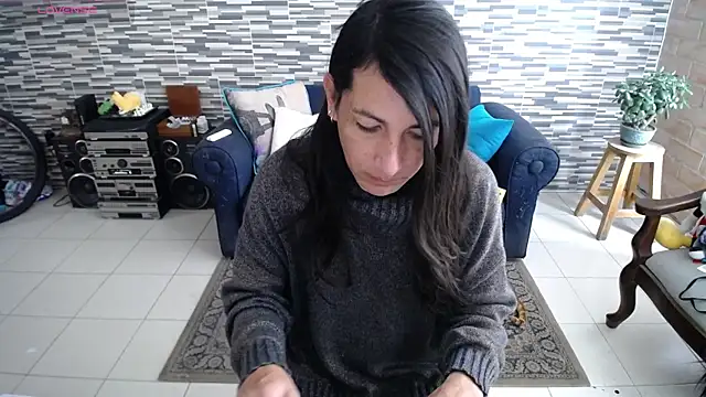 VioletaGomezCo online show from May 15, 1:25 pm