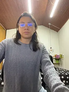 karlamorris  online show from May 2, 1:36 pm