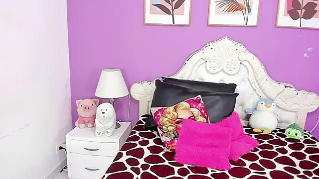 AlanaJones1 online show from July 10, 3:40 am