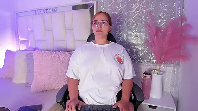 LeahxBarker online show from June 30, 3:39 am