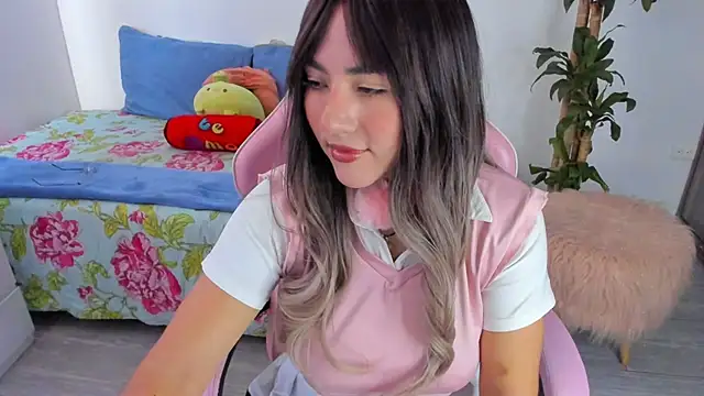 Snapshot of Sofi_Martinezz0 chatting on October 2, 8:58 pm Sofi Martinezz0 online show from October 2, 8:58 pm