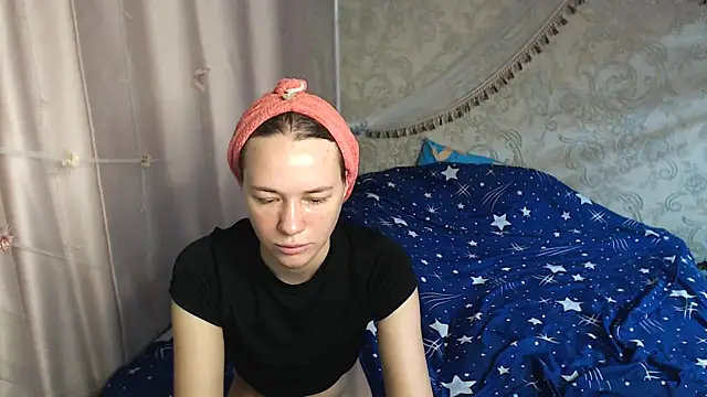 leila bambi  online show from July 26, 4:04 pm