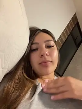 Latina vanessa online show from June 10, 5:39 am