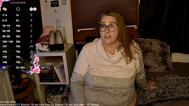 Big Beautiful MILF online show from December 17, 9:19 pm