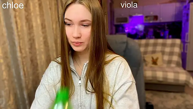 ChloeMillerMeow online show from October 27, 6:35 pm