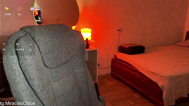 ChloeMillerMeow online show from April 27, 8:50 pm